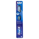 Oral-B Spazzolino Manuale Pro-Clean Advanced Pulizia Profonda Medio 1 pz